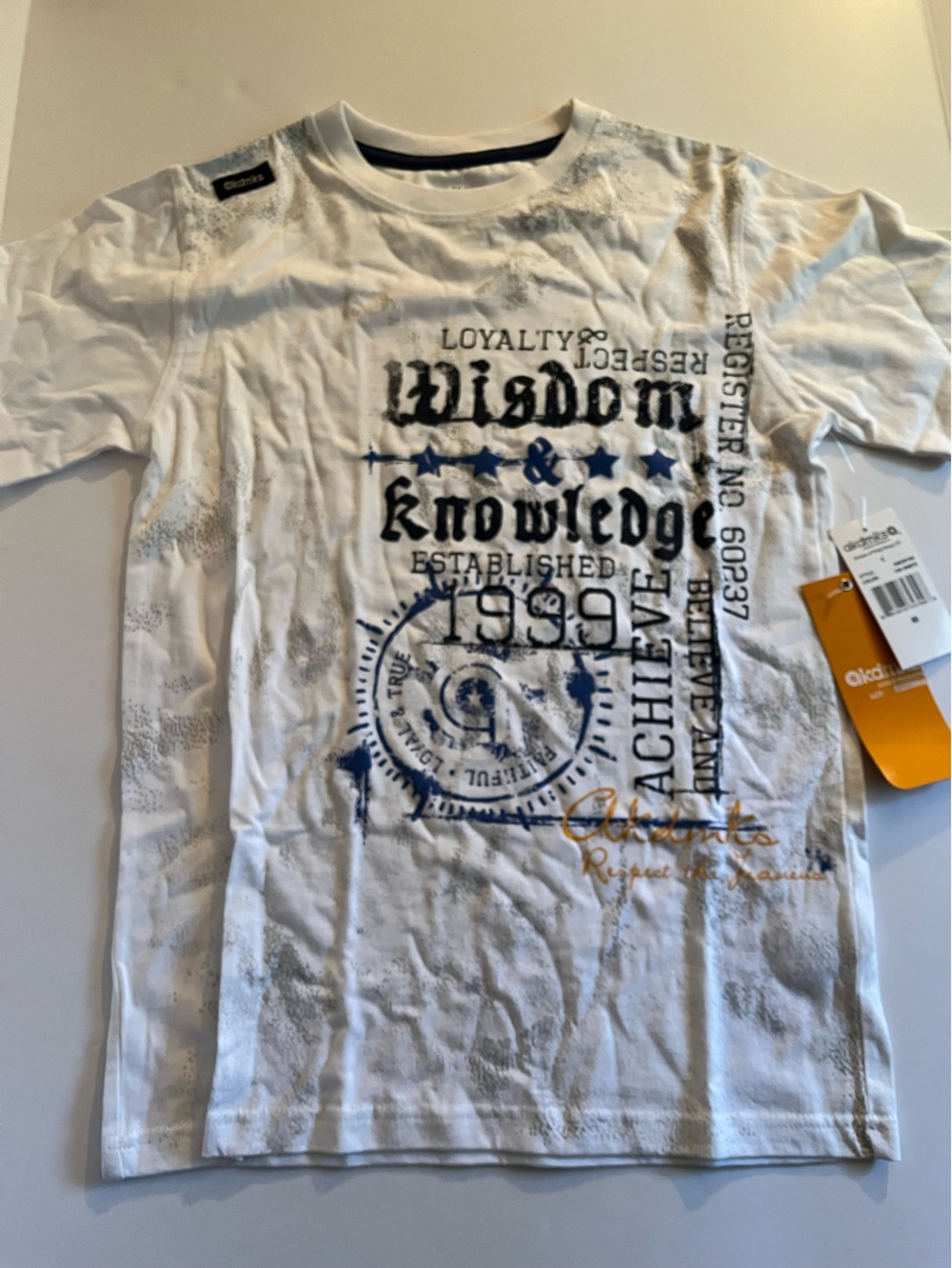 NWT Akademiks Graphic Tshirt Boys Size M, L, XL